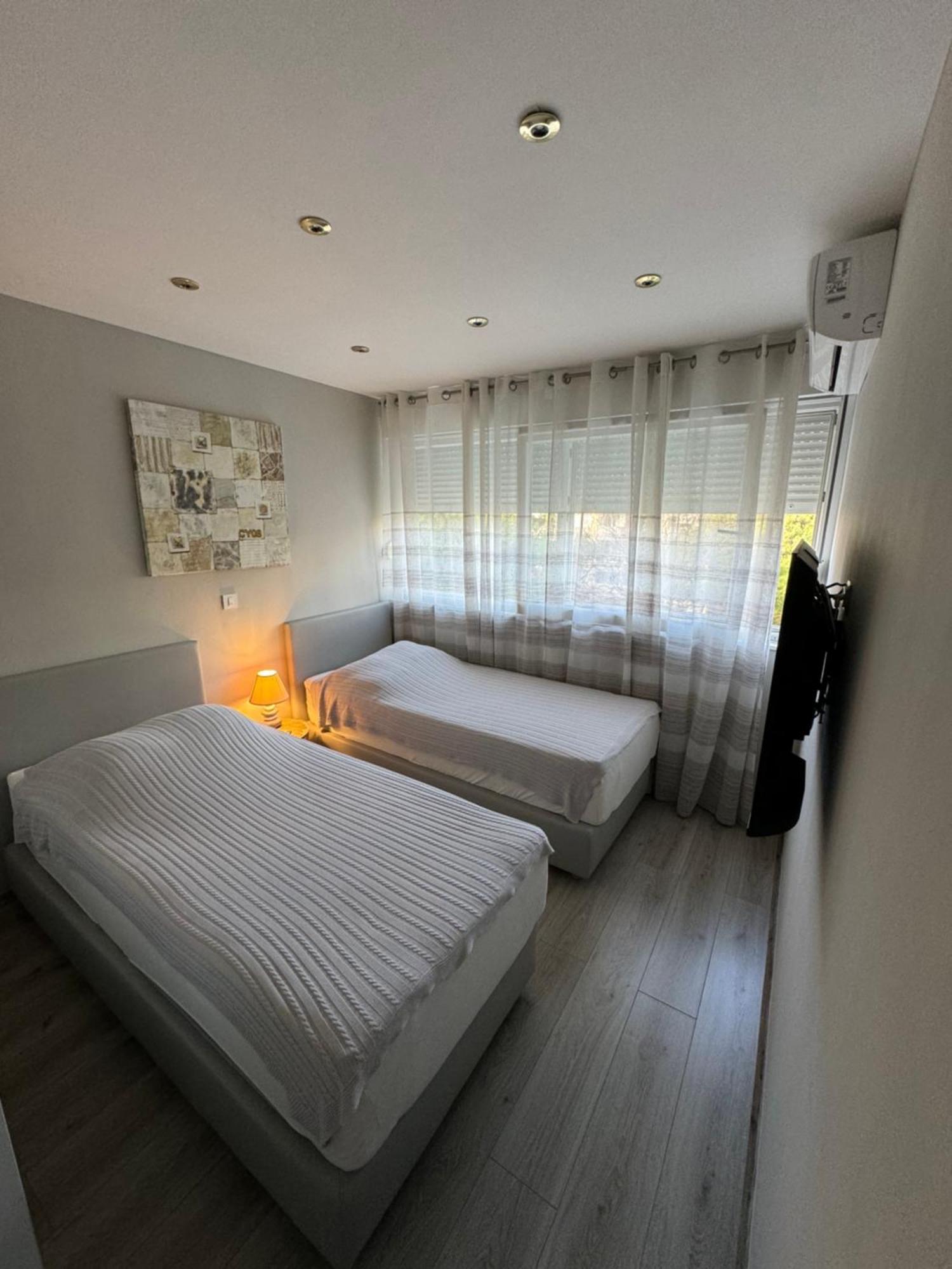 Apartment Astra With Private Parking Σπλιτ Εξωτερικό φωτογραφία